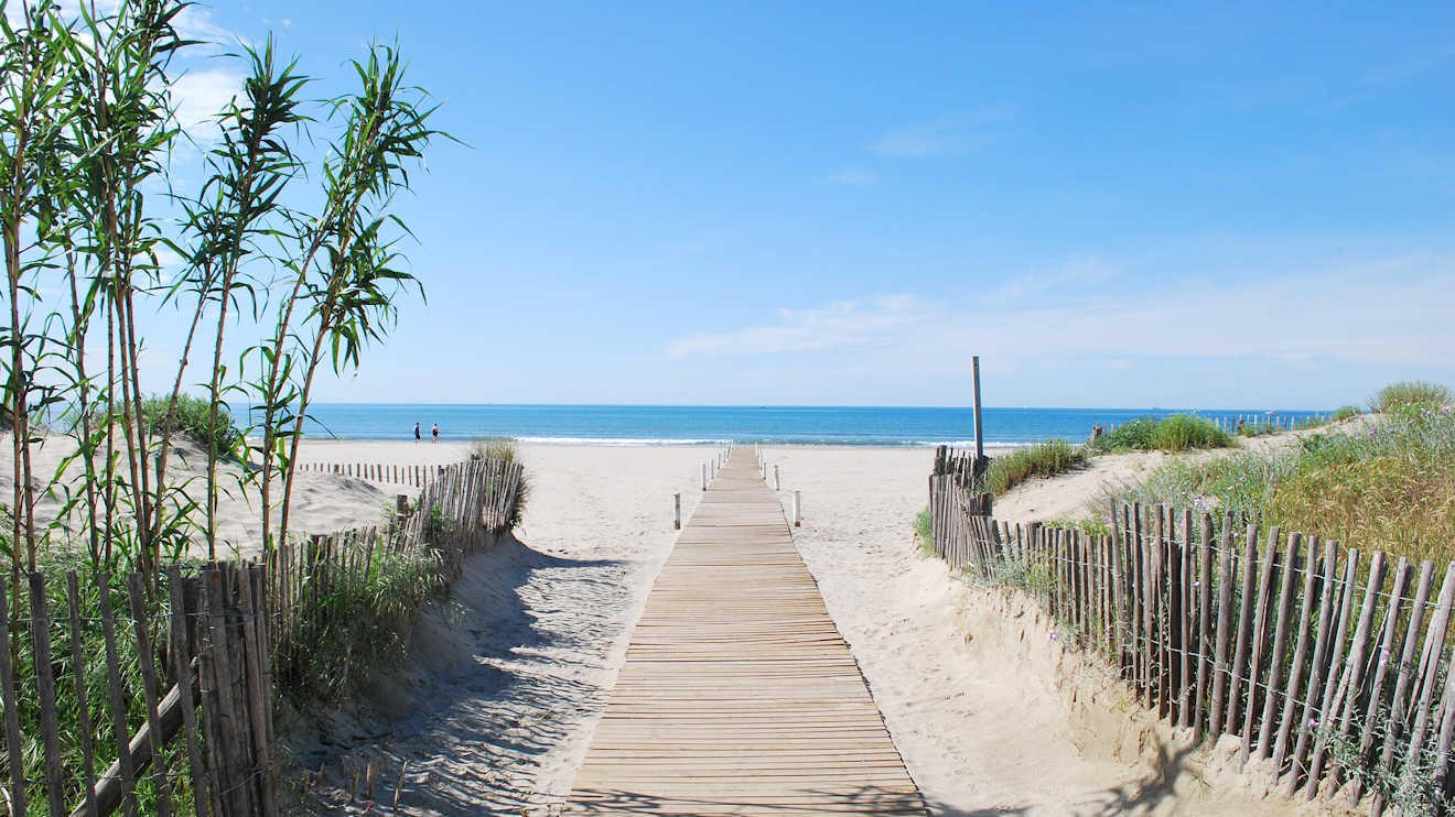 la grande motte beaches
