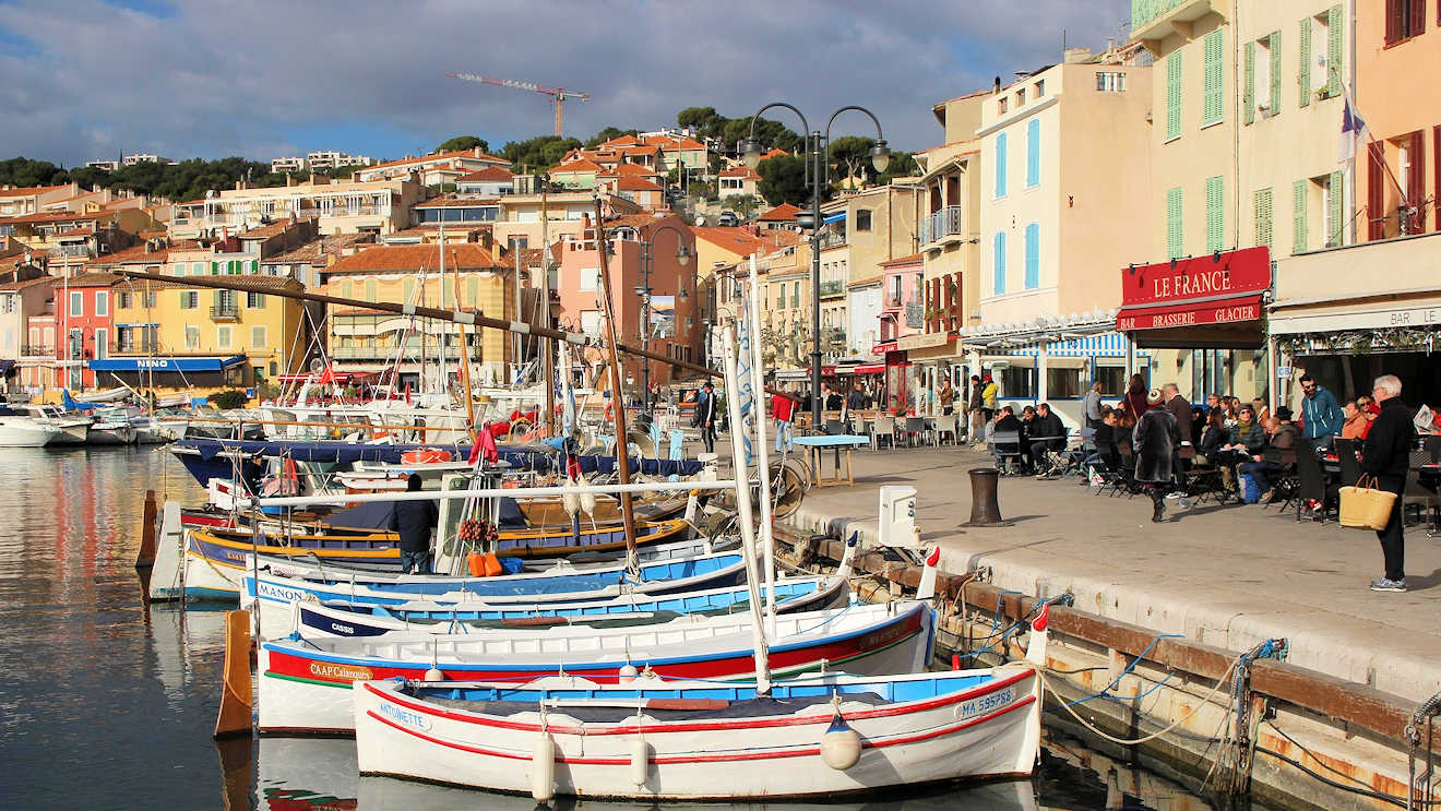 cassis harbour