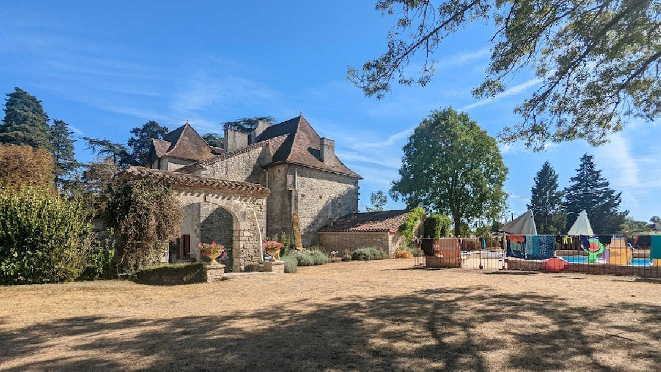 chateau du trichot to rent france