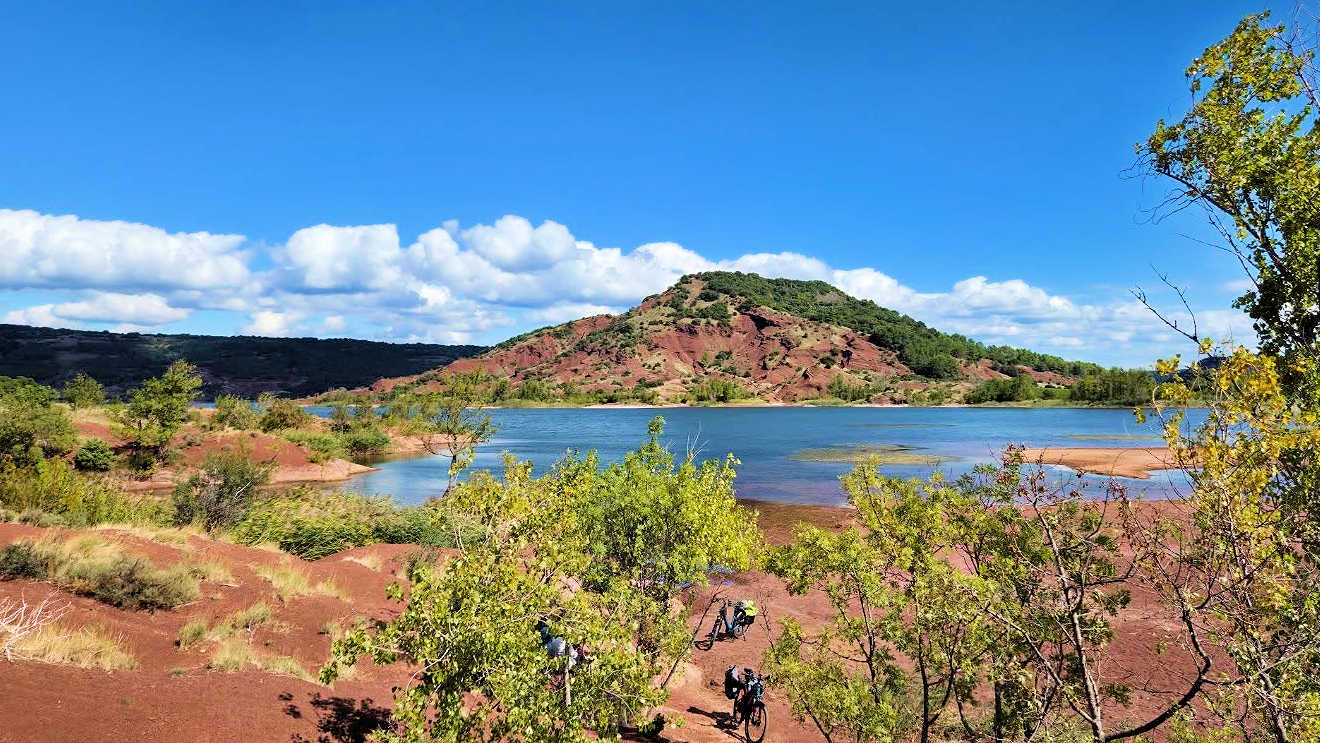 lake salagou2