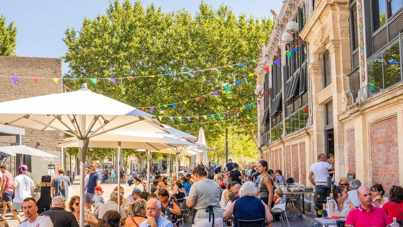 narbonne market outside