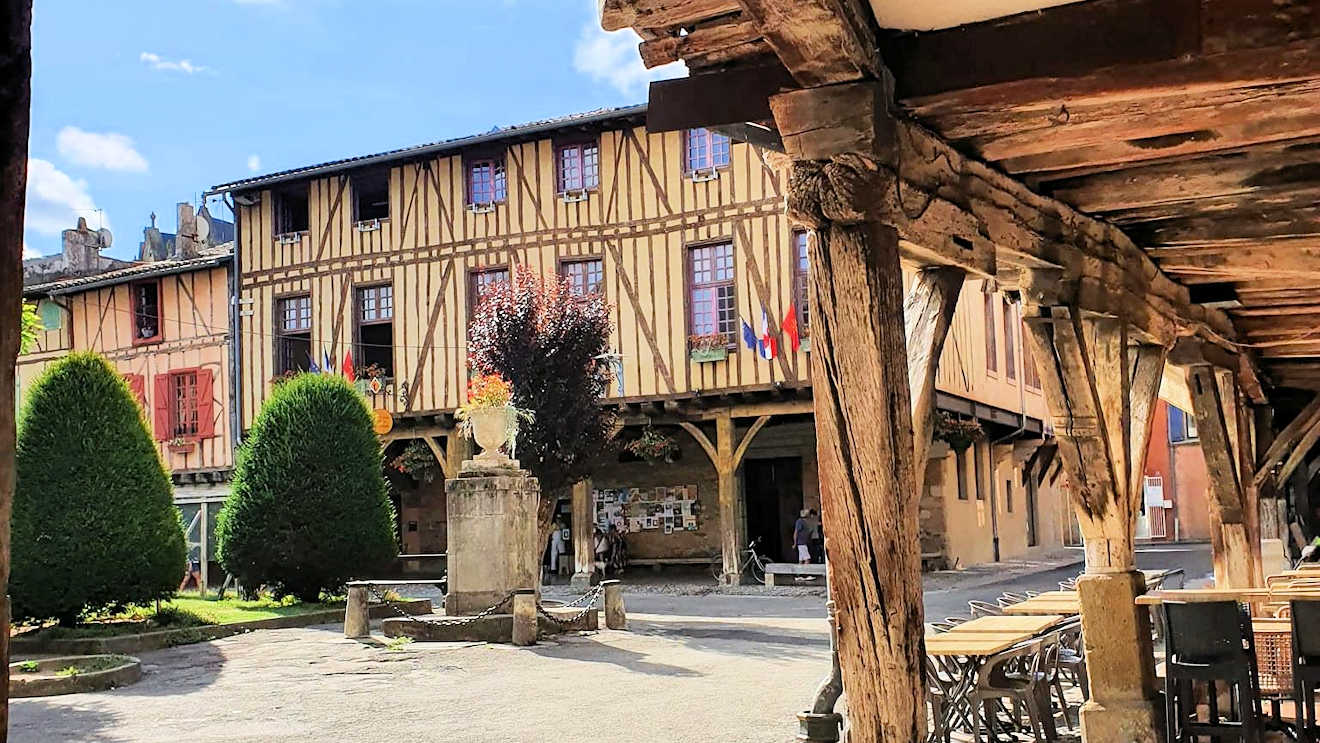 mirepoix market day france