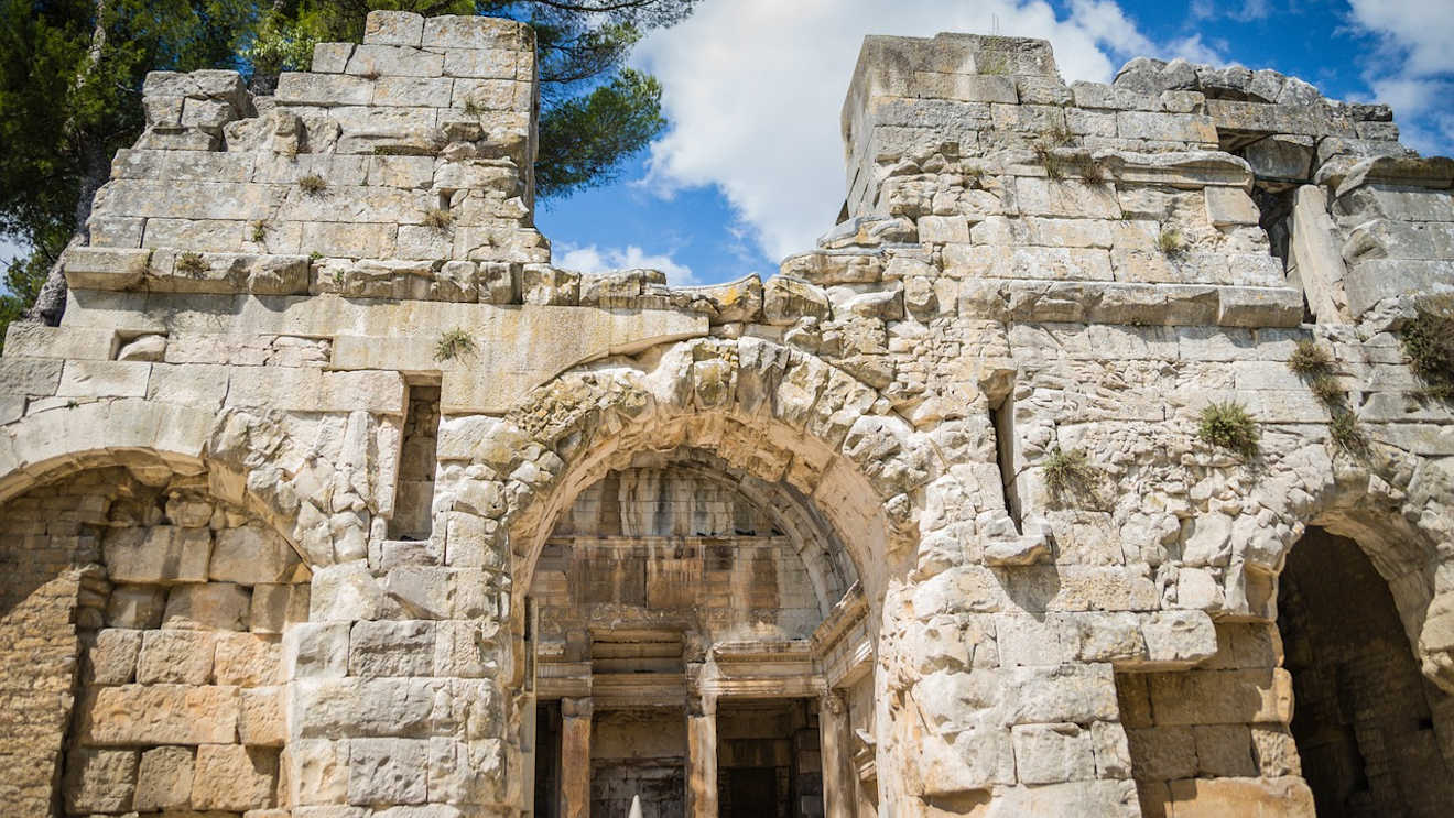 nimes temple diana