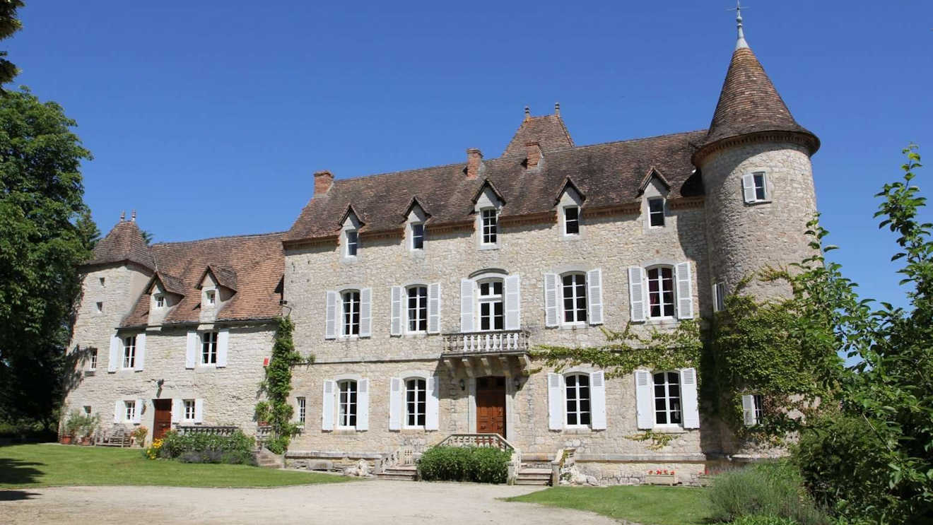Large holiday home France with private pool