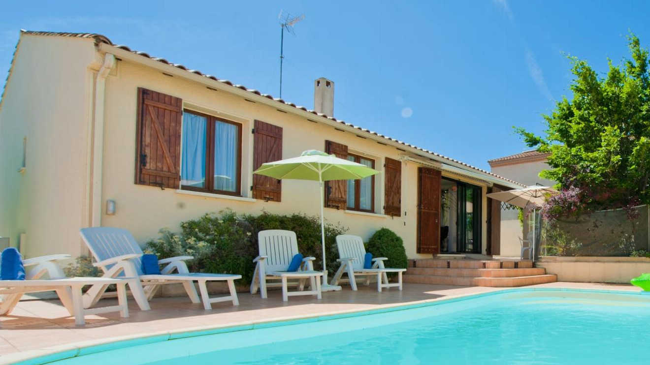 Villa Mandarine Serignan France with private pool near beach
