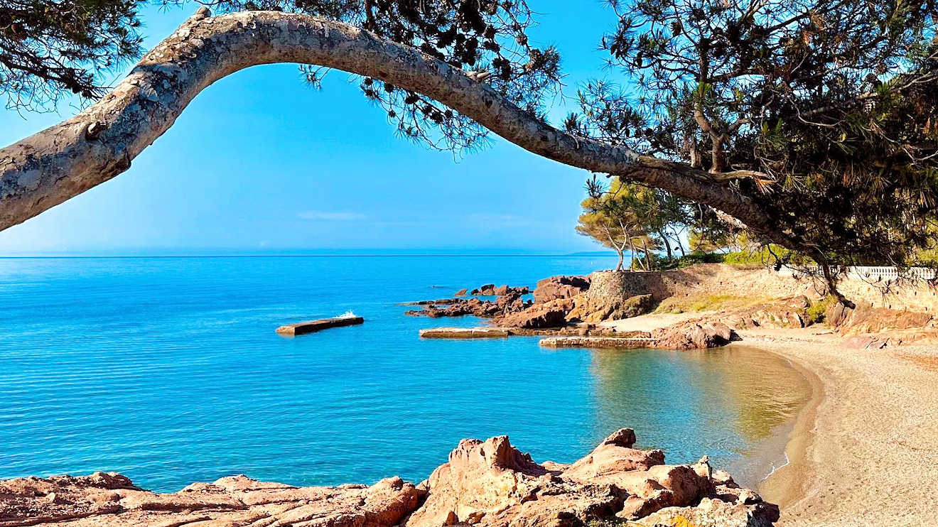 st raphael sandy beach