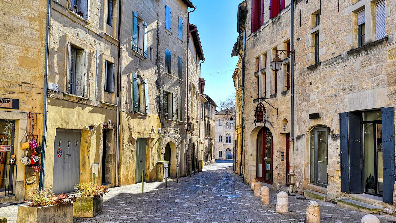 uzes streets south france