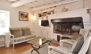 10 Beautiful French Country Cottages For Rent In 2020