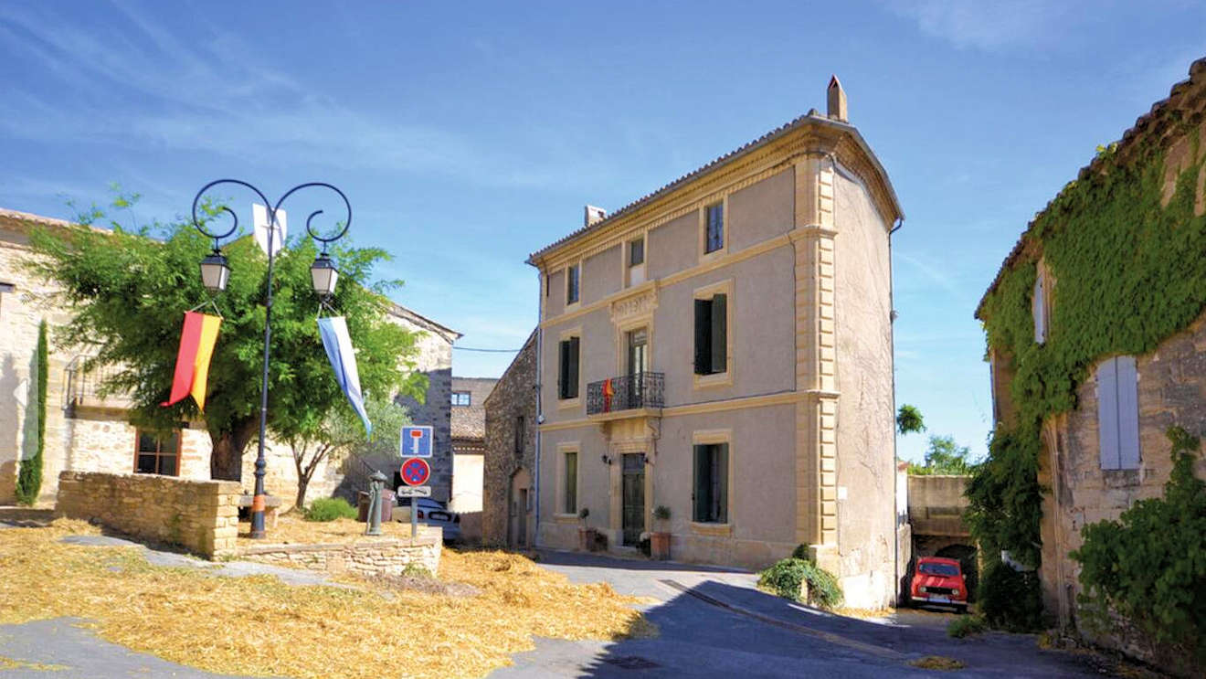 St Maximin large holiday rental France