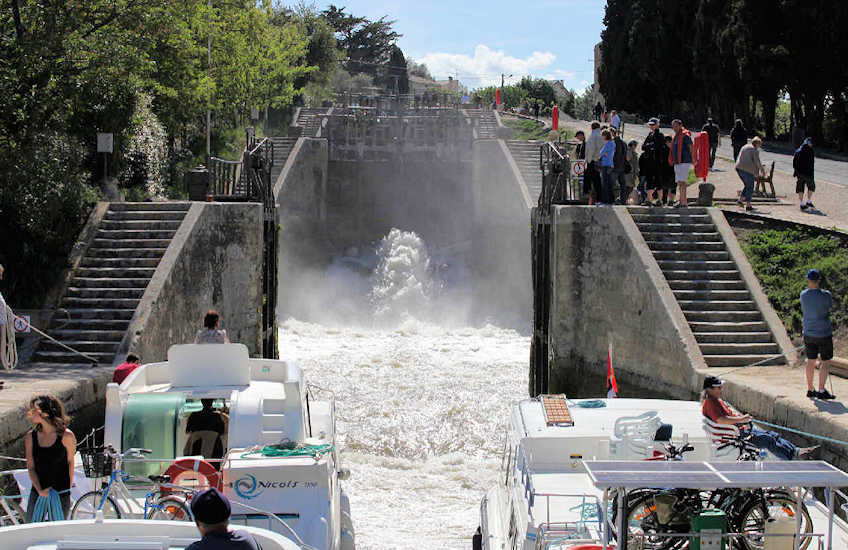 9locks beziers canal du midi5