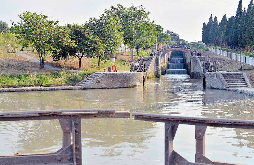 9locks beziers canal du midi4