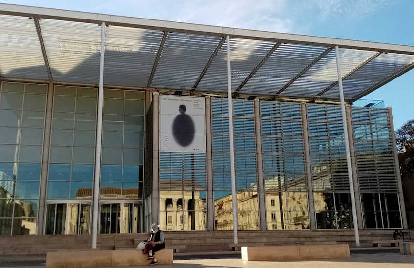 nimes carre d art museum