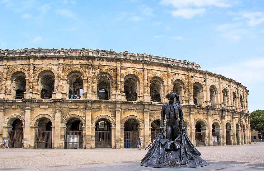 nimes carre