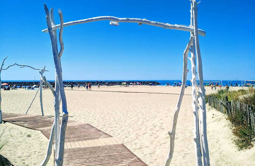 Est Beach in Carnon - Hérault - France - Plages.tv