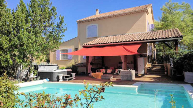 large house to rent in South France