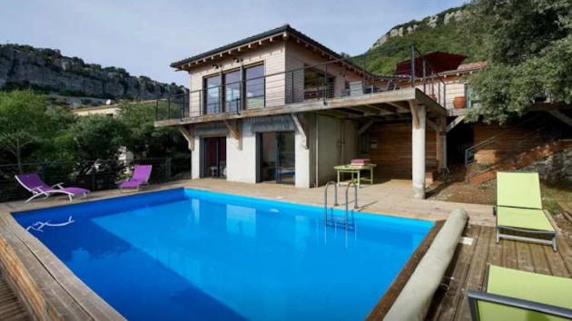 Kid-friendly villa private pool South France