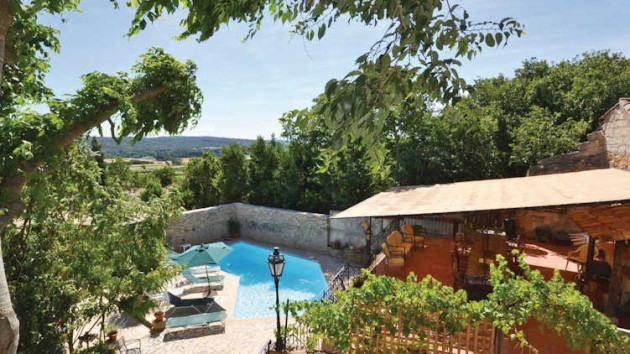 Uzes luxury villa Provence with pool sleeps 9 with pool