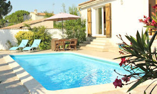 Puimisson holiday villa with pool for rent South France