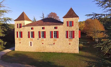 Chateau Cardou to rent in France with pool & tennis court (sleeps 21)