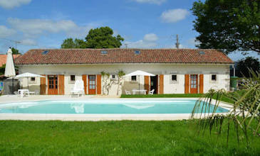 Le Poirier gite rentals with pool Vienne France