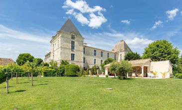 Chateau de Saussignac - luxury French Chateau to rent in France