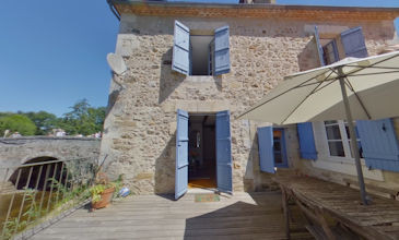 St Jean de Cole cottage for holiday rentals Dordogne France sleeps 10